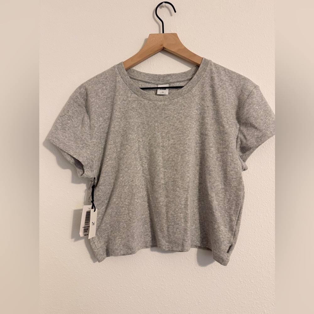 NWT Aritzia TNA Tee - Picture 2 of 4